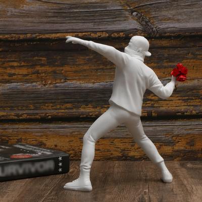 1 Stück Harz Banksy Skulpturen Blumenwerfer Statue Bomber Heimdekoration Schreibtischzubehör Sammlerfigur Dekorative Inter