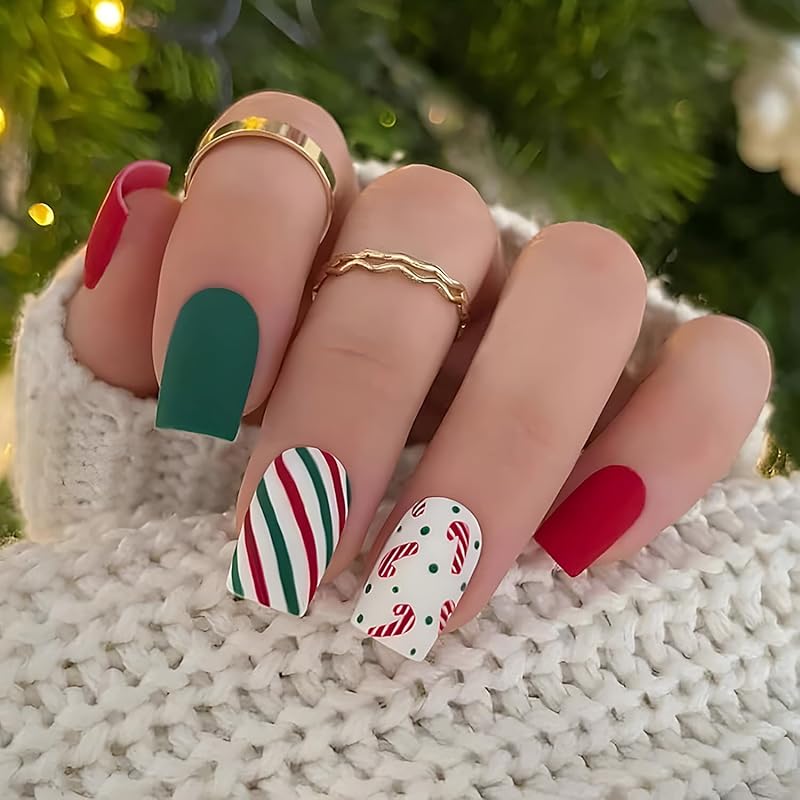 24Pcs Christmas Press on Nails Square French Tip Fake Nails Silver Glitter Nail Design Full Cover False Nails Snowflake Glue on Nails Cute Acrylic