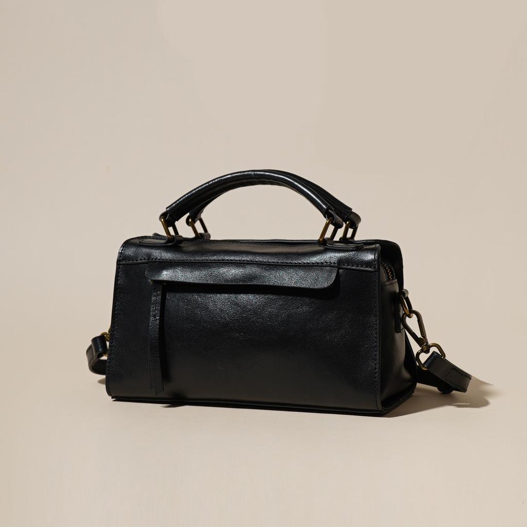 New 2025 Spring and Summer Fashion Casual Versatile Niche High-end Retro Cowhide Simple Shoulder Messenger Handbag