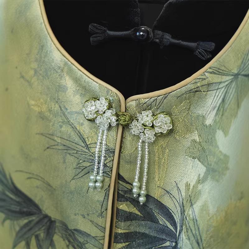 Elegant Spring Velvet Three-Piece Set: Floral Vest & Suit for Middle-Aged Women
