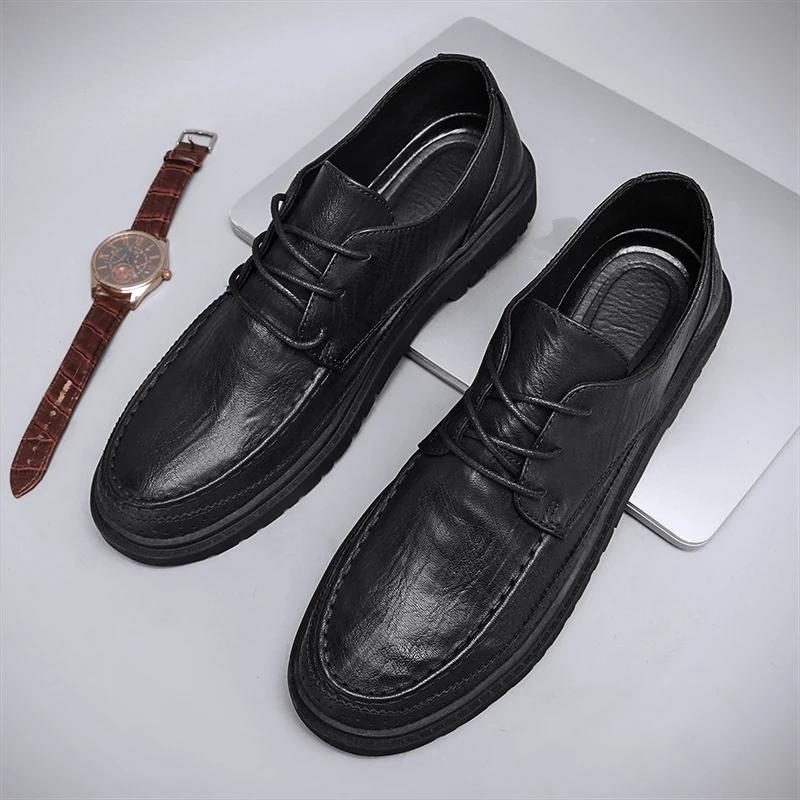 Classic Black Leather Casual Shoe with Men Textured Upper and Lace Up Design Low Cut Ankle Business Casual Style Jeans Companion