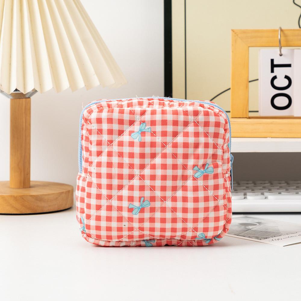 Heart Pattern Travel Makeup Bag With Breathable Cotton For Women And Men