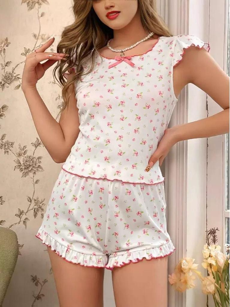 Women's Spring Floral Patchwork Pajama Set - Mushroom Hem Top & Shorts.