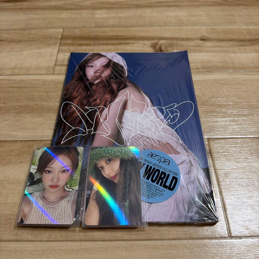 

[USED] aespa WORLD album with 2 trading cards