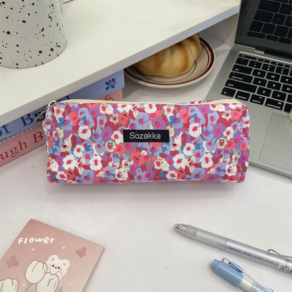 

Містка ретро-квіткова косметичка - Організатор для студентів та макіяжу