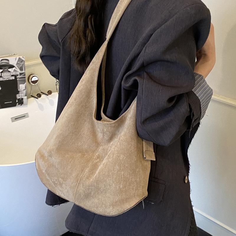 Large capacity casual tote mother bag women's 2025 autumn new simple retro matte shoulder bag messenger bag