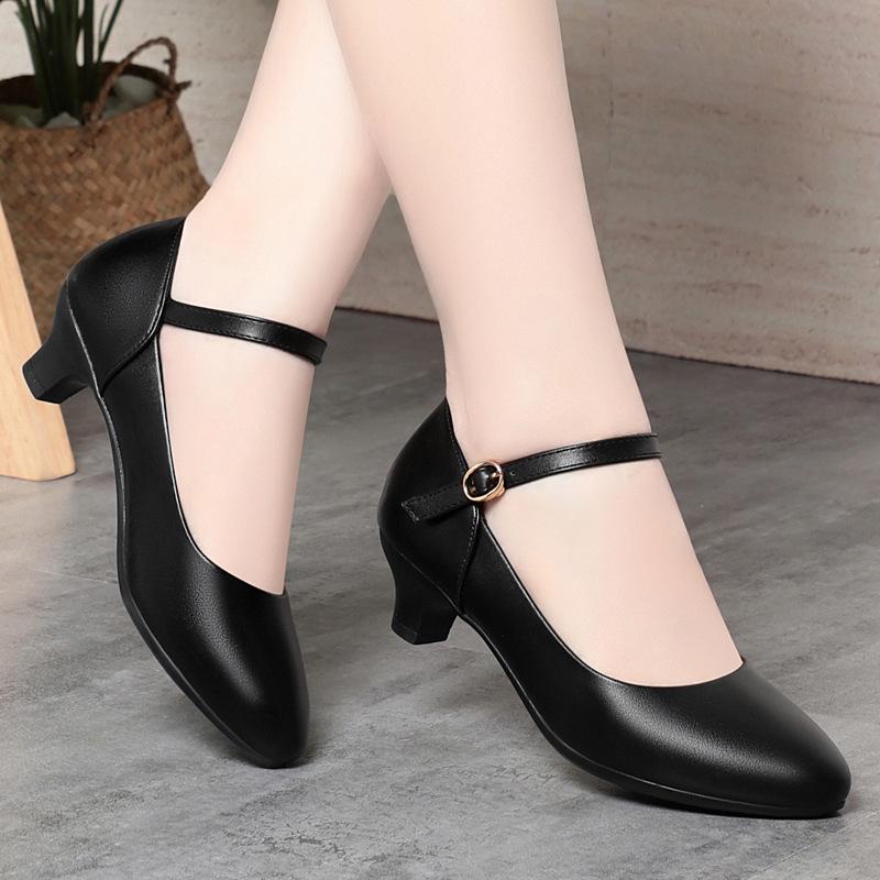 Soft sole one-word buckle medium heel long station work shoes black leather shoes women's shoes dancing cheongsam mother single shoes