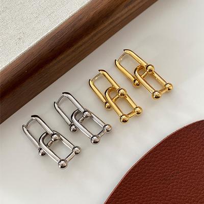 Semplice Catena in Metallo Orecchino a Fibbia Stella Stesso Tongyao Nicchia Frangiato Fibbia a Ferro di Cavallo Atmosferico di Alta Gamma