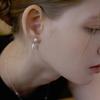Teardrop pearl two-way earring