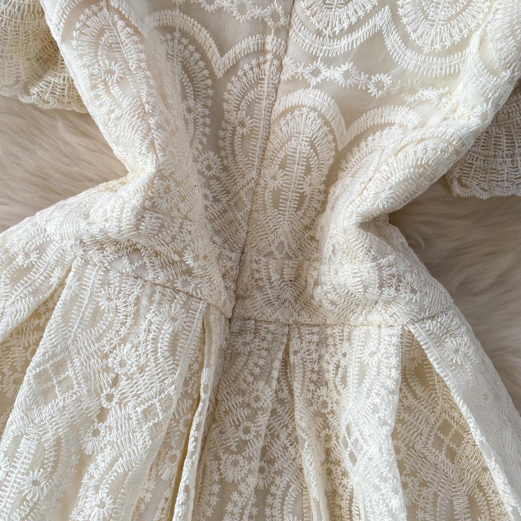 High Quality Runway Design Embroidered Beaded Round-Neck Wedding Dress for Women Summer Lace Crochet Slim Pleated Dress