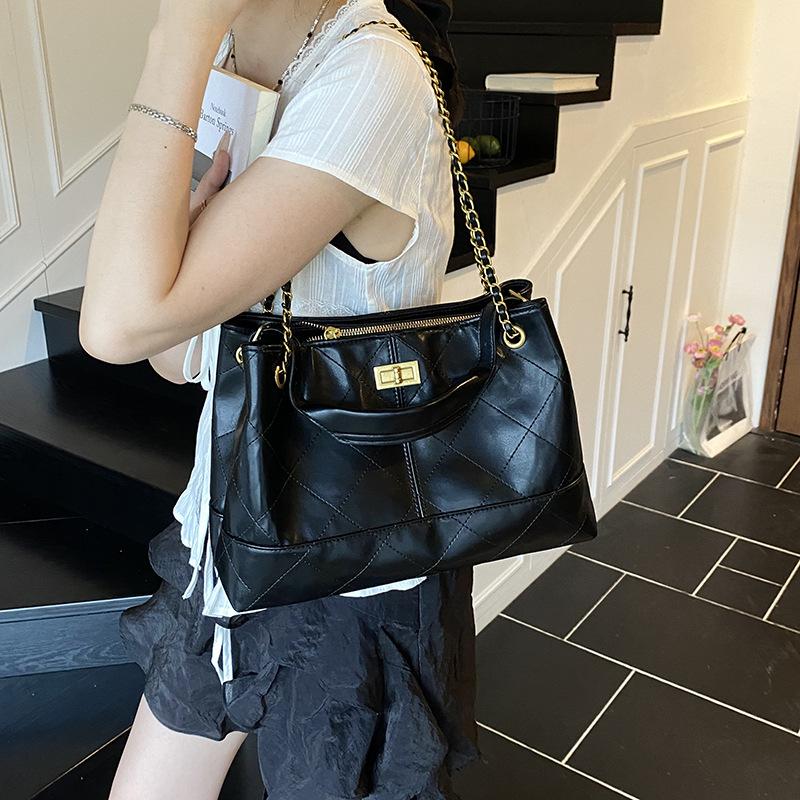 Lingge Chain Large Capacity Bag, New Fashionable Small Fragrant Style Crossbody Women's Bag, Retro Commuter Tote Bag