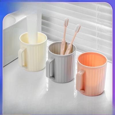 Koupelna a záchod – Držáky na zubní kartáčky