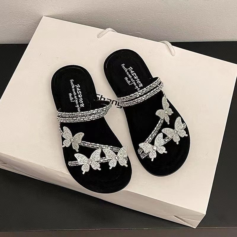 2025 Summer New Rhinestone Soft Sole Outer Wear Bow Flat Sandals Fairy Fairy Wind with Skirt Beach Slippers