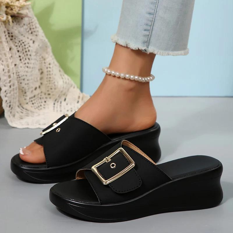 Modne Damskie Sandały Metalowa Klamra Koturn Sandały Damskie Lato 2025 Skóra Gruba Podeszwa Klapki Damskie Lekkie Sandały Plażowe Na Wysokim Obcasie