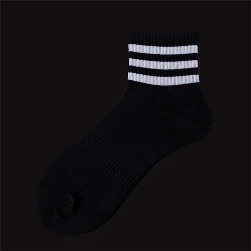 DOIAESKV Bomull Herrstrumpor Mode Nya Casual Andningsbara Aktiva Strumpor Hög Kvalitet Herr Enfärgade Långa Strumpor EU 39-44