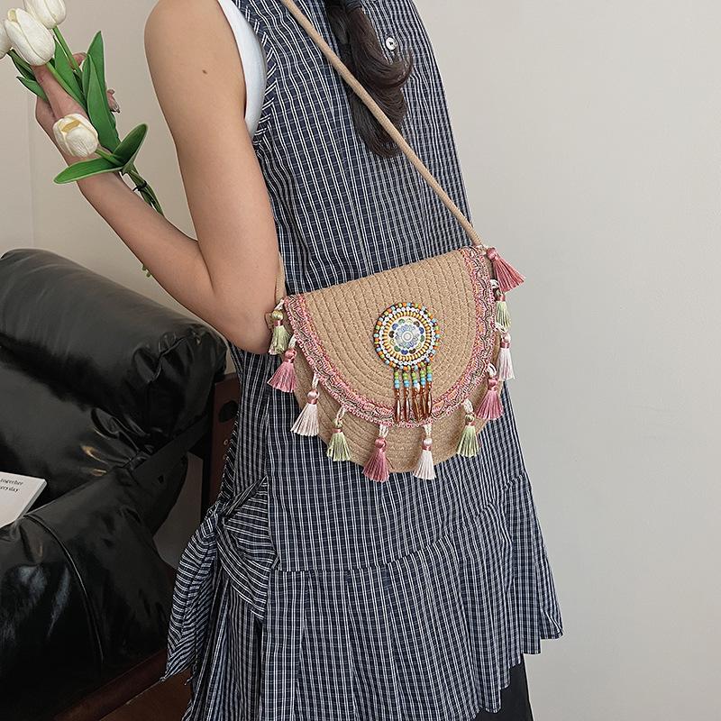 Casual Simple Texture Niche Design Fashionable Saddle Bag 2025 Summer New Foreign Style Women's Shoulder Messenger Bag