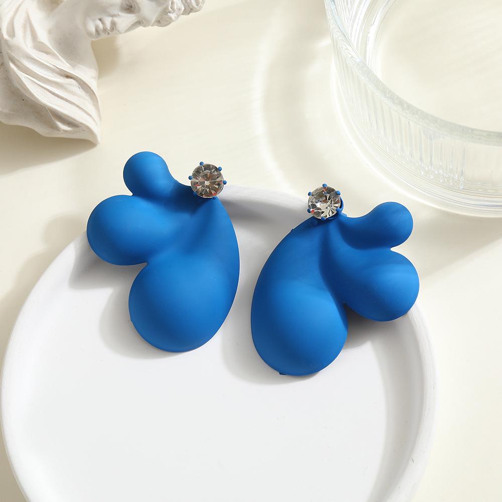 

Cross-border new trendy Internet celebrity love personality Korean temperament high-end sense women s fashion heart earrings stud earrings jewelry синій
