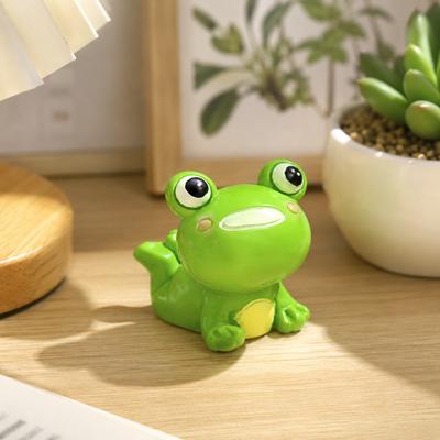 Ornement de Voiture Grenouille Miniature en Résine – Mignonne Figurine d'Action Animal Cartoon, Décor Chanceux Micro Paysage pour Bureau & Jardin