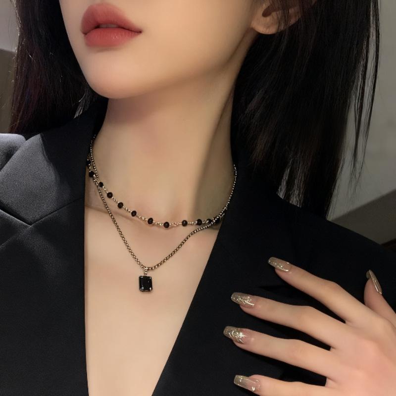Double Layer Beaded Neck Chains Y2K Choker Necklace for Women Geometric Square Pendants Charm Gothic Necklace Collar New