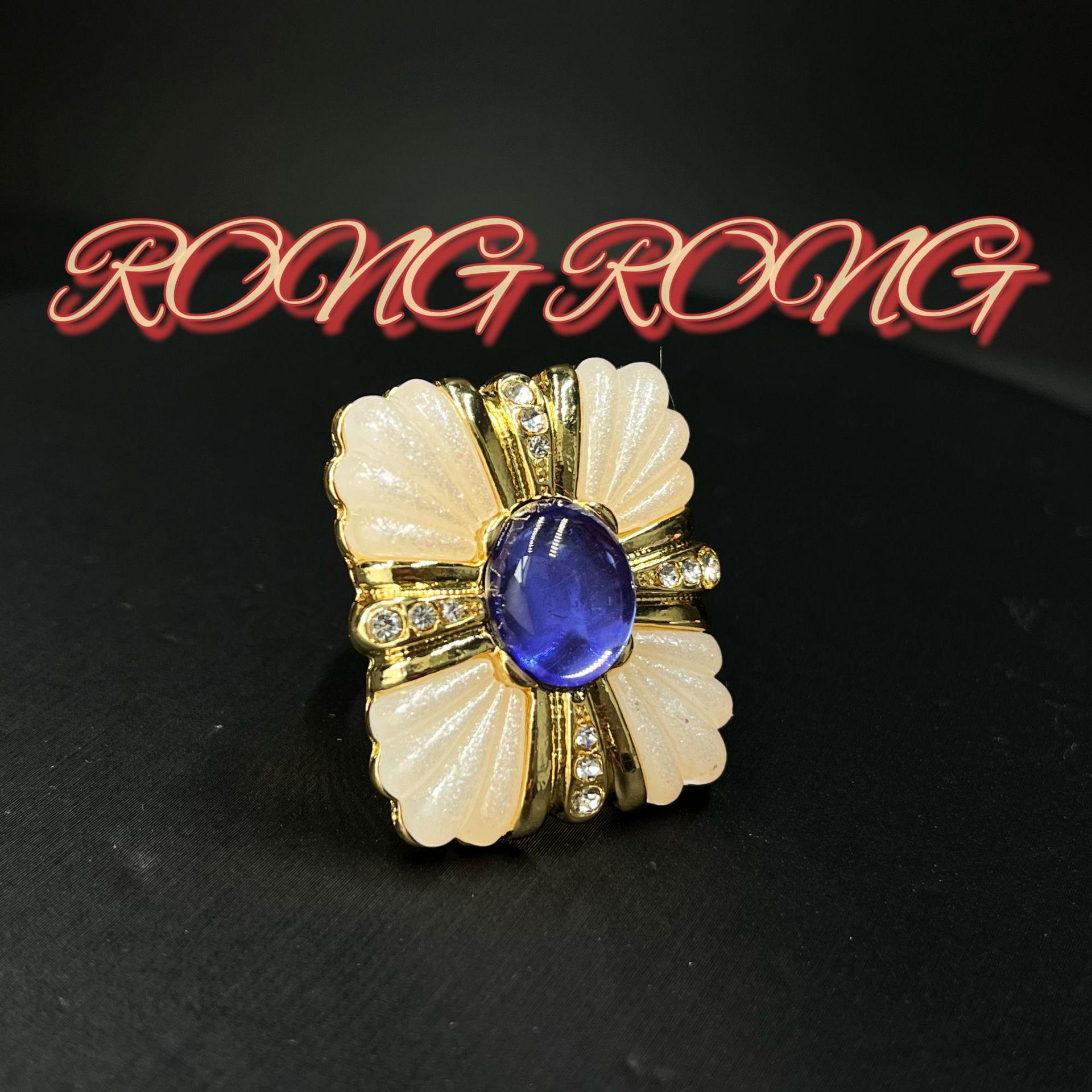 

Винтажные серьги из искусственного черепахового панциря и перламутра с регулируемым кольцом