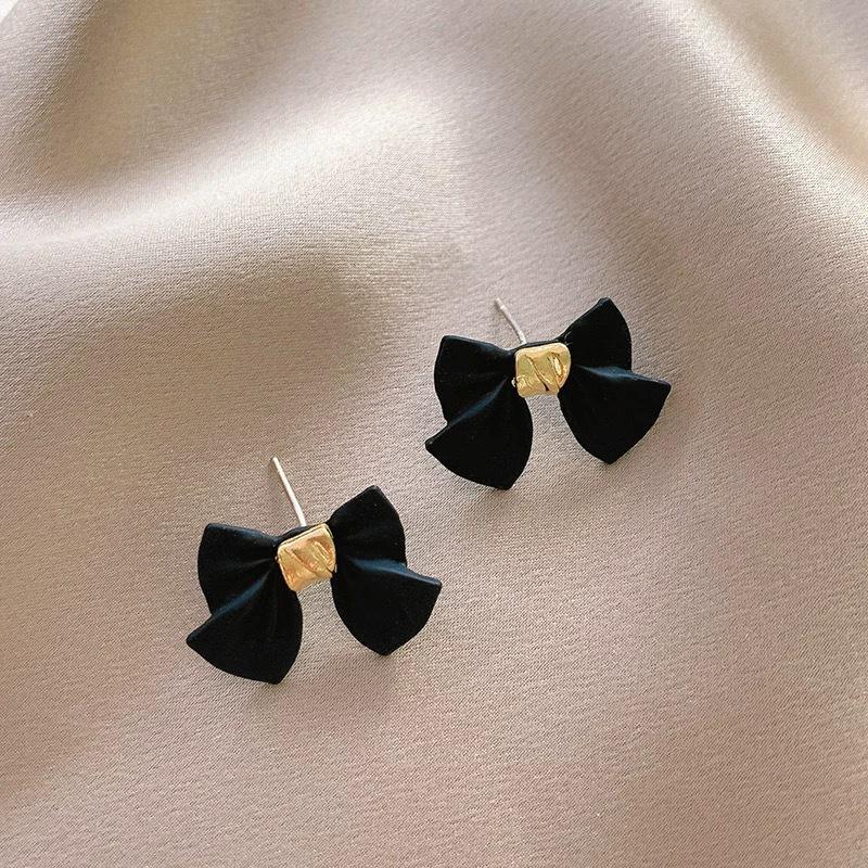 Elegant Gold-Plated Black Zircon Stud Earrings - Niche Design for a Luxurious Fashion Statement