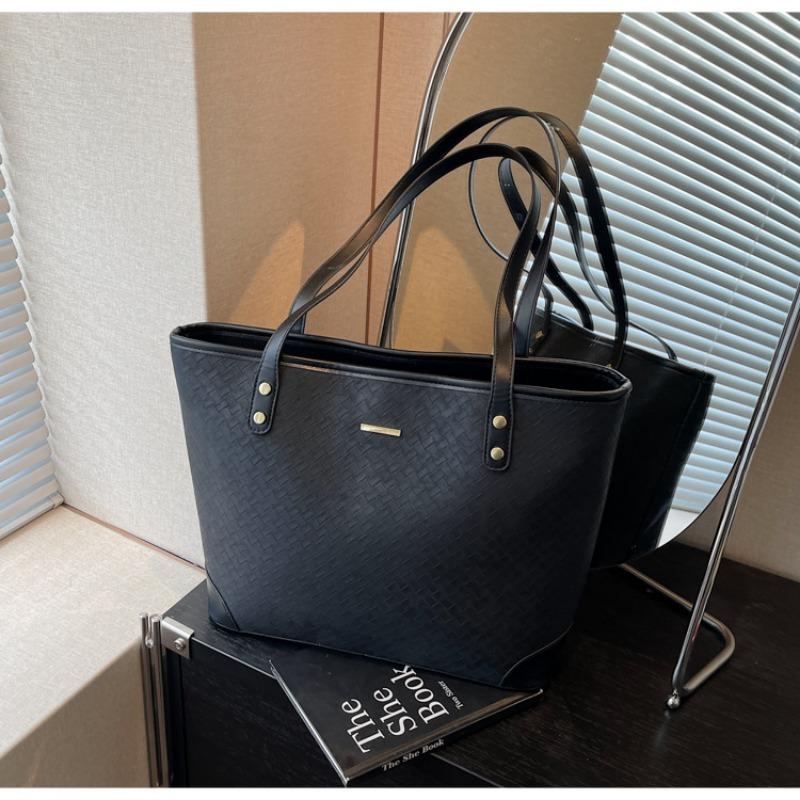 

Нишевый дизайн, сумка-тоут, женская, новая, трендовая, весенняя, студенческая, для поездок на занятия, на плечо чёрный