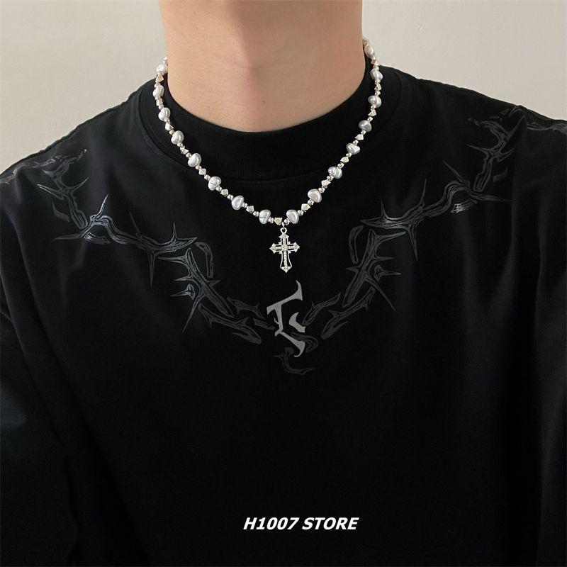 

Super plus Pearl Stitching Boys Necklace Women s Cold Clavicle Chain Hip Hop Special-Interest Design Fancy Ornament Cross Pearl Patchwork Necklace