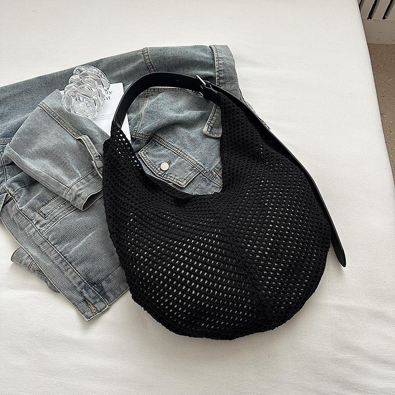 

Lazy wind woven shoulder bag women s summer new beach bag niche hollow tote bag messenger bag чёрный