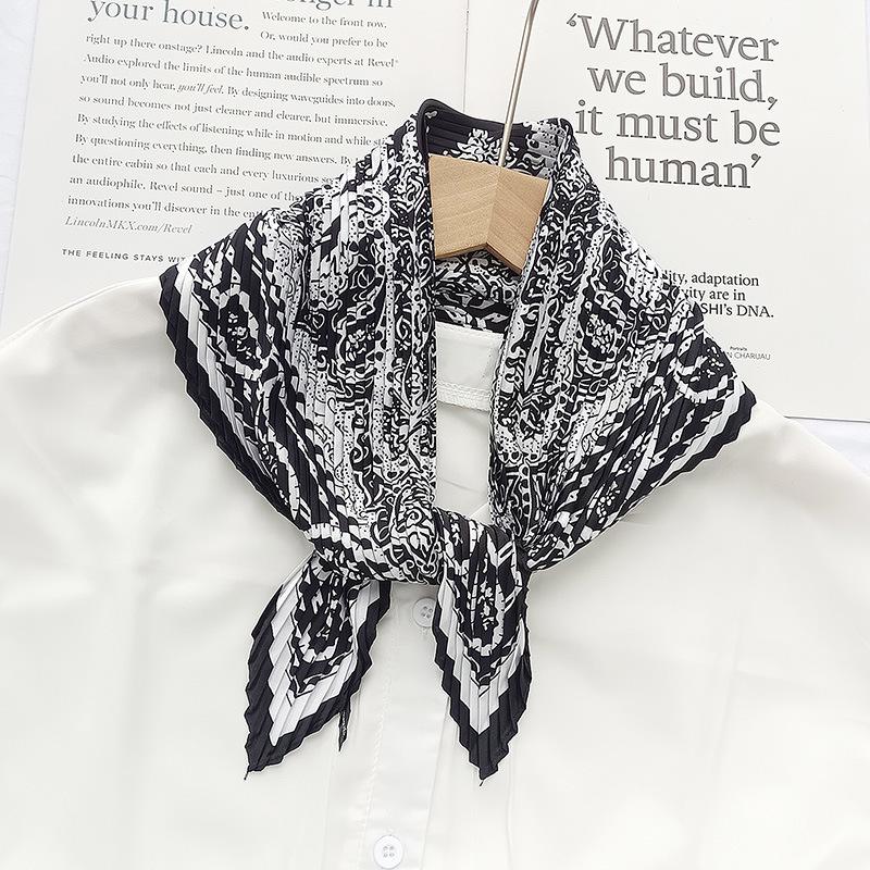Retro Color Block Crinkled Square Scarf - 70cm Pleated Neckerchief in Imitation Silk for Women