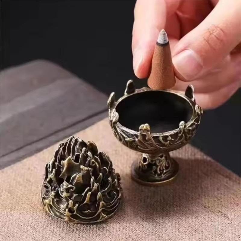 Vintage Three Legged Incense Burner - Alloy Hollow Out Incense Holder, Mini Sandalwood Censer for Home Decoration Meditation