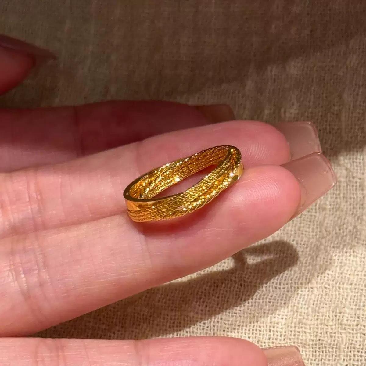 

Gold Dragon Scale Pattern Closed Ring for Women, Elegant Retro Versatile Finger Ring, 2026 Fashionable Jewelry Size 8 золотой