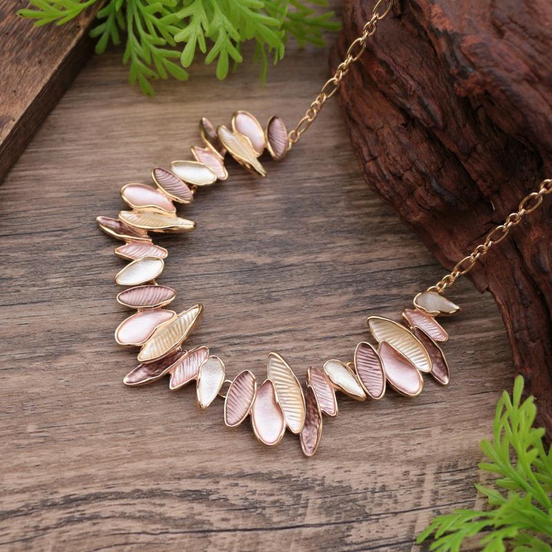 New Enamel Color Irregular Petal Necklace Ladies Exaggerated Design Geometric Flower Necklace