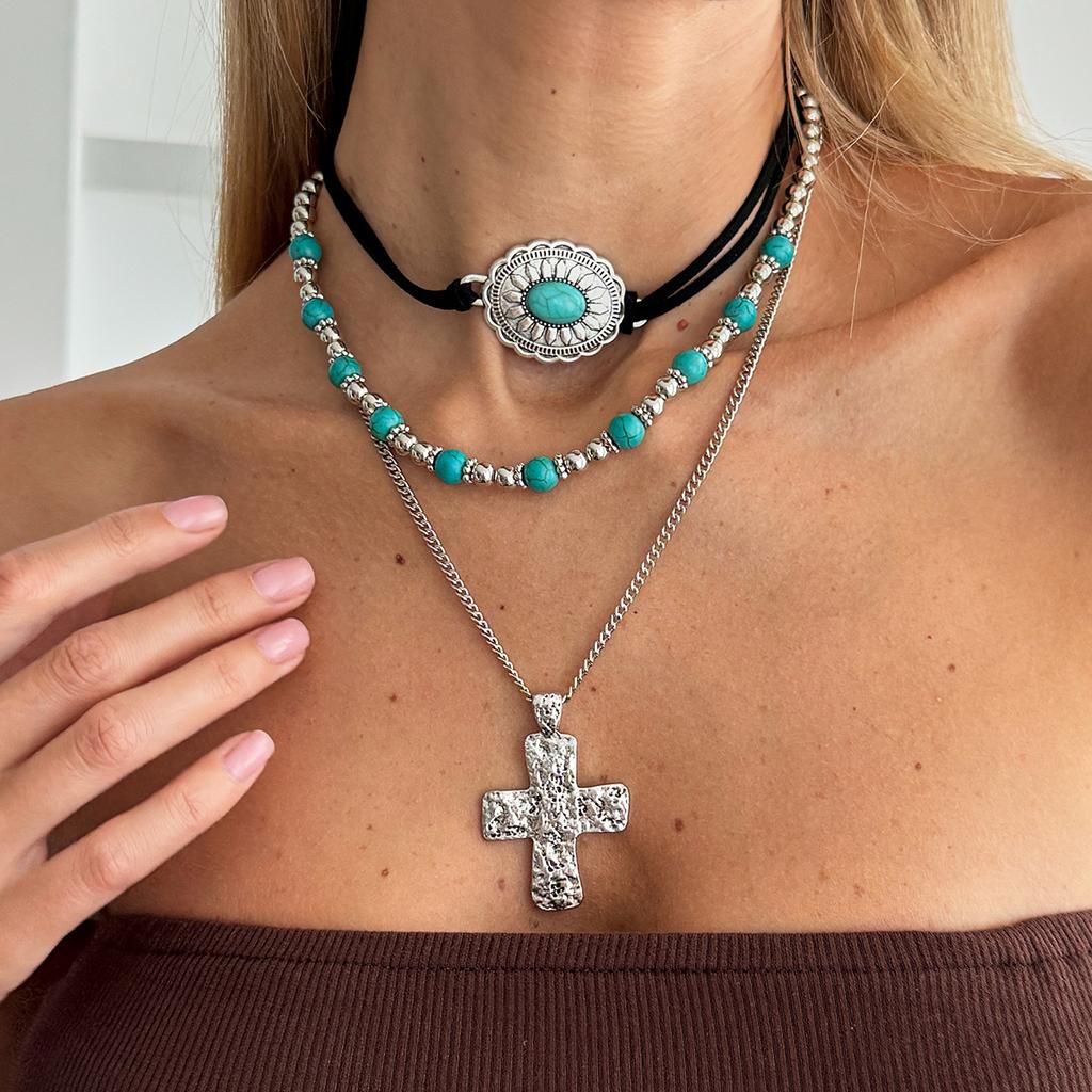 Ethnic Style Imitation Turquoise Beaded Cow Head Pendant Necklace, Retro Cross Flannel Collarbone Necklace