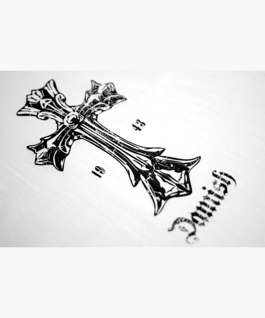 Damiswi Vintage Cracked Cross Graphic T-Shirt_White