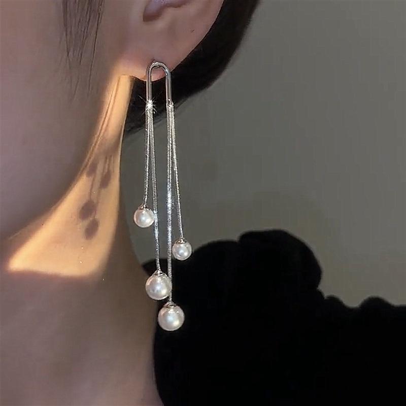 Face-showing thin pearl fringed long earrings, silver fringed pearl temperament versatile earrings