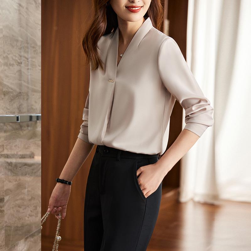 Women's V-Neck Chiffon Satin Shirt - High-End, Long-Sleeve, Anti-Wrinkle, Perfect for Spring and Autumn.