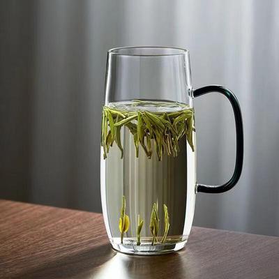 Teetasse aus Borosilikatglas mit Henkel