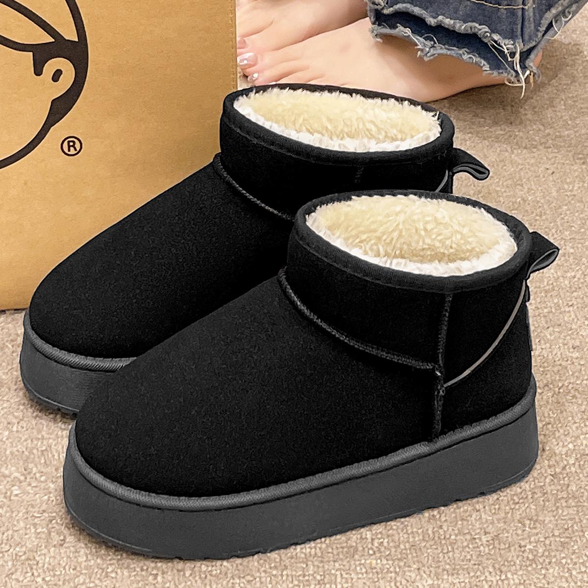 

Thick-soled snow boots for women s winter wear 2025 new velvet thickened waterproof, windproof and non-slip Northeast cotton shoes for women 36 чорний