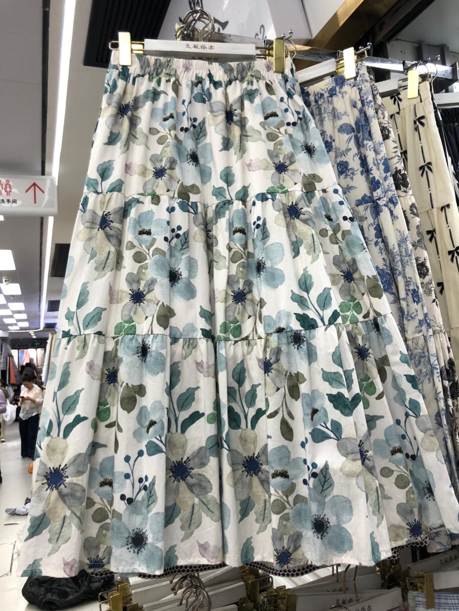 

Sweet Floral A-Line Skirt For Women Summer French Chiffon Midi Skirt With Wide Hem Draped Creased High-Waisted Tiered Skirt One Size синий