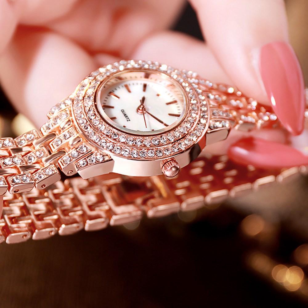 Trendy Women's Starry Steel Band Diamond Wristwatch