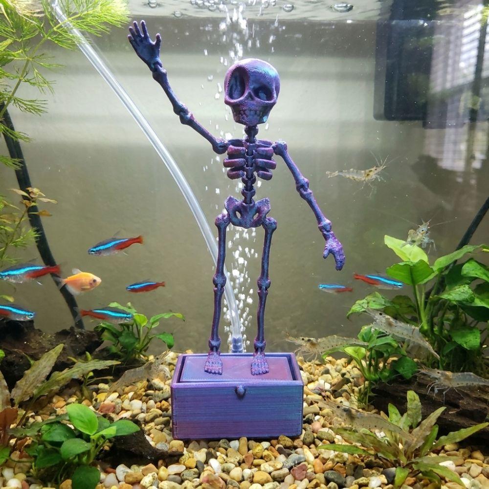 Glow in Dark Dancing Skeleton Aquarium Bubbler Movable Skeleton Fish Tank Bubbler  Aquatic Products