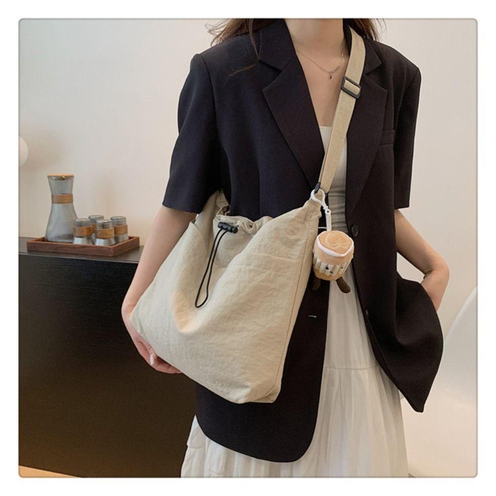 New Fashion Drawstring Shoulder Bag Travel Casual Nylon Tote Bag Waterproof Basic Style Crossbody Bucket Bag Women
