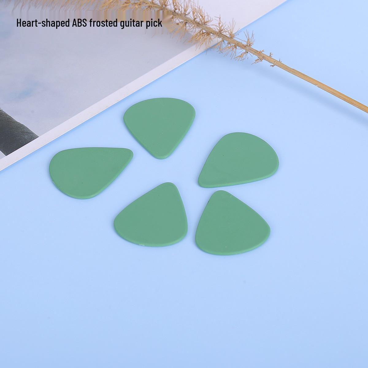 

Matte Heart-Shaped ABS Guitar Picks, 0.46mm-0.71mm, Large Quantity Available 0.46 mm