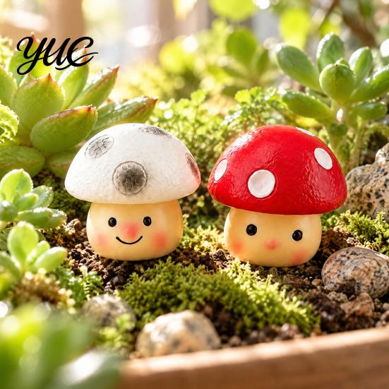 Decorative Resin Crafts Cute Mushroom Figurine, Desktop Ornament for Office Desk Home Decoration, Small Figurine Workstation Smiling Statue