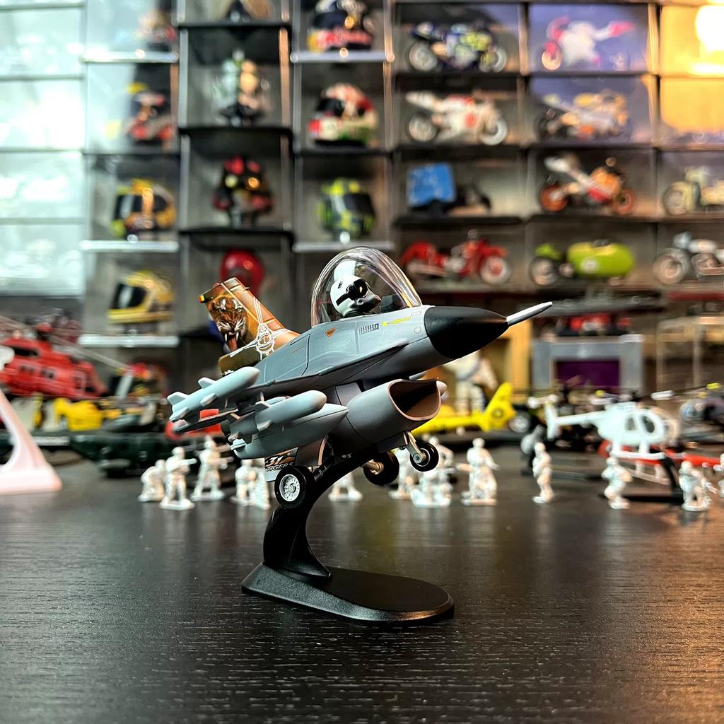 Cartoon Airplane Model Q-Version Alloy Fighter Aircraft Military Aircraft Egg Aircraft American F-16 Attack Aircraft Model