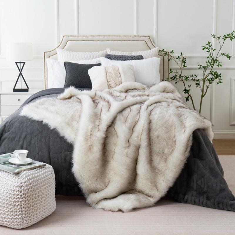 Luxury Fox Fur Throw Blanket Winter Warm Fluffy Soft Blankets Bedspread On the Bed Faux Fur Blanket Plaid Throw for Sofa Towel