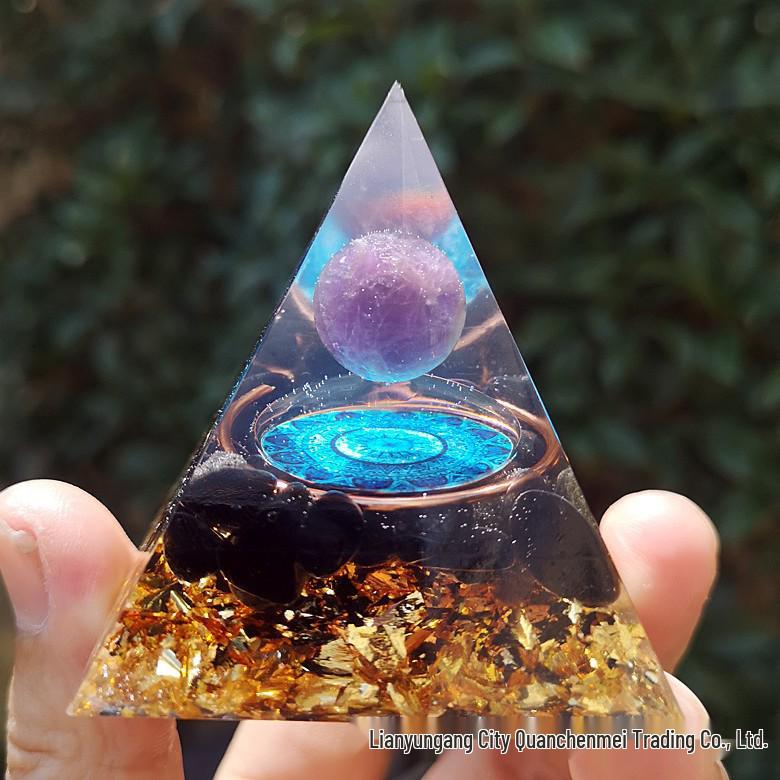 Handmade Crystal Gravel Resin Pyramid Ornament Neutral Color Box Packaging