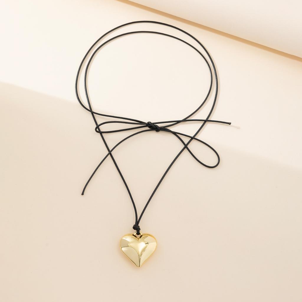 Black Velvet Chain Big Heart Pendant Necklace For Women Trendy Elegant Choker Necklace  Fashion Jewelry Accessories