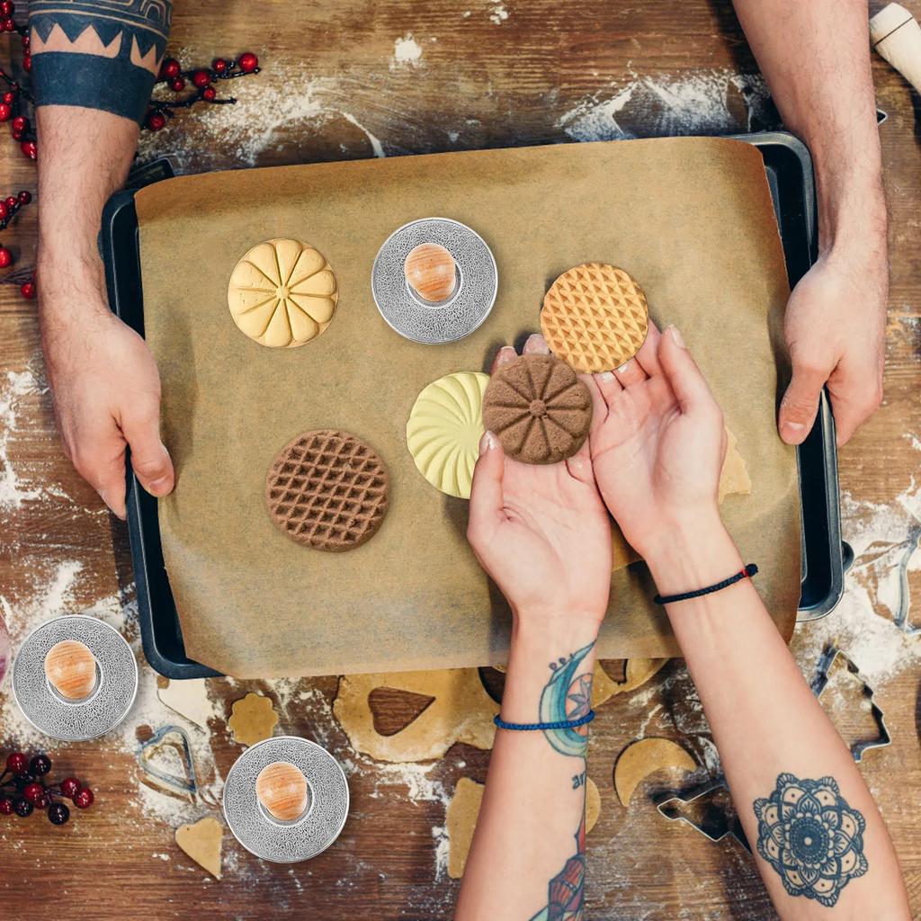 Zinc Alloy Cookie Stamps 3" Round Press Mold Biscuit Mould with Wooden Handle Decorating Supplies for DIY Baking Cake Pastry