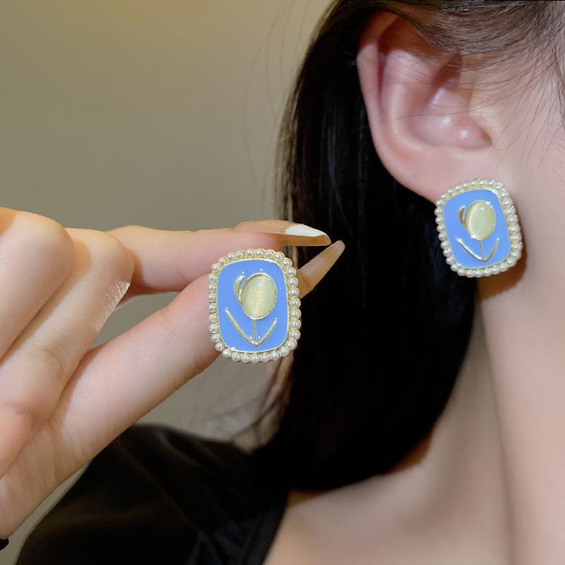 925 Silver Needle Pearl Earrings Women's High-end Sense Niche Temperament Bow Stud Earrings Retro Ear Jewelry Wholesale